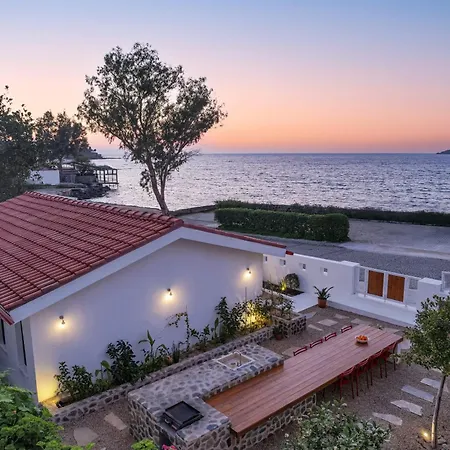 73 Yalikavak, Contemporary Version Of An Old Holiday home